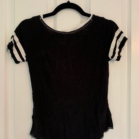 Aeropostale Black T-Shirt Size XS - Picture 2 of 2